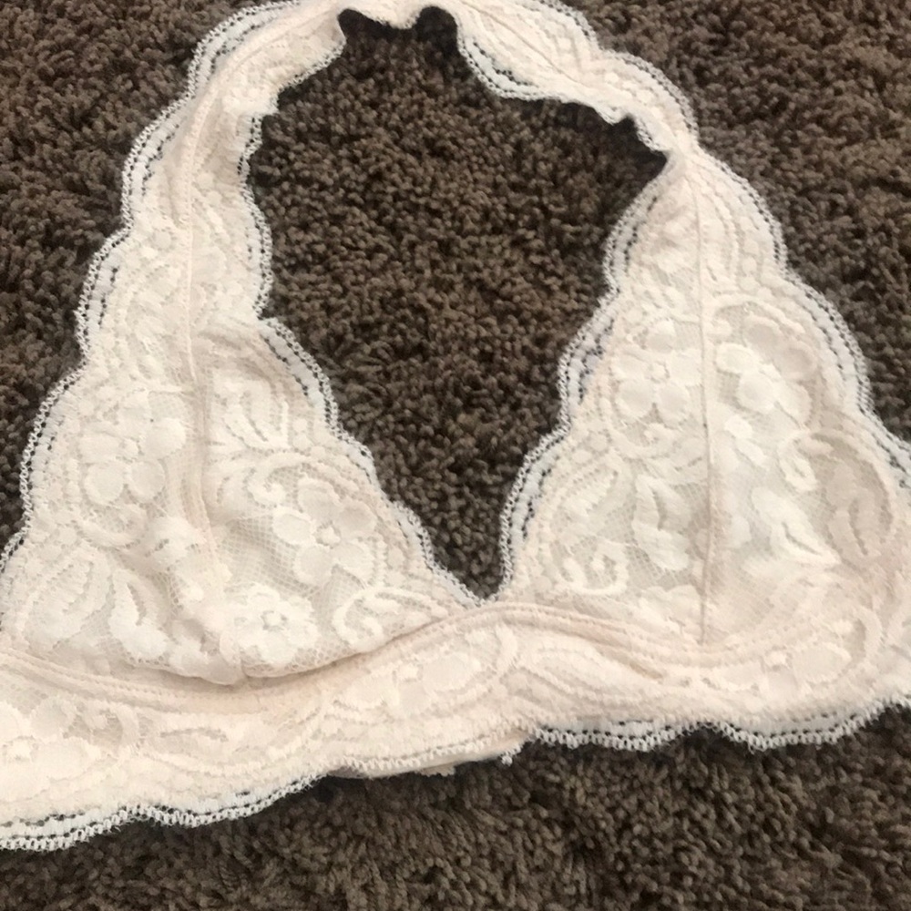 Tilly’s cream bralette size small